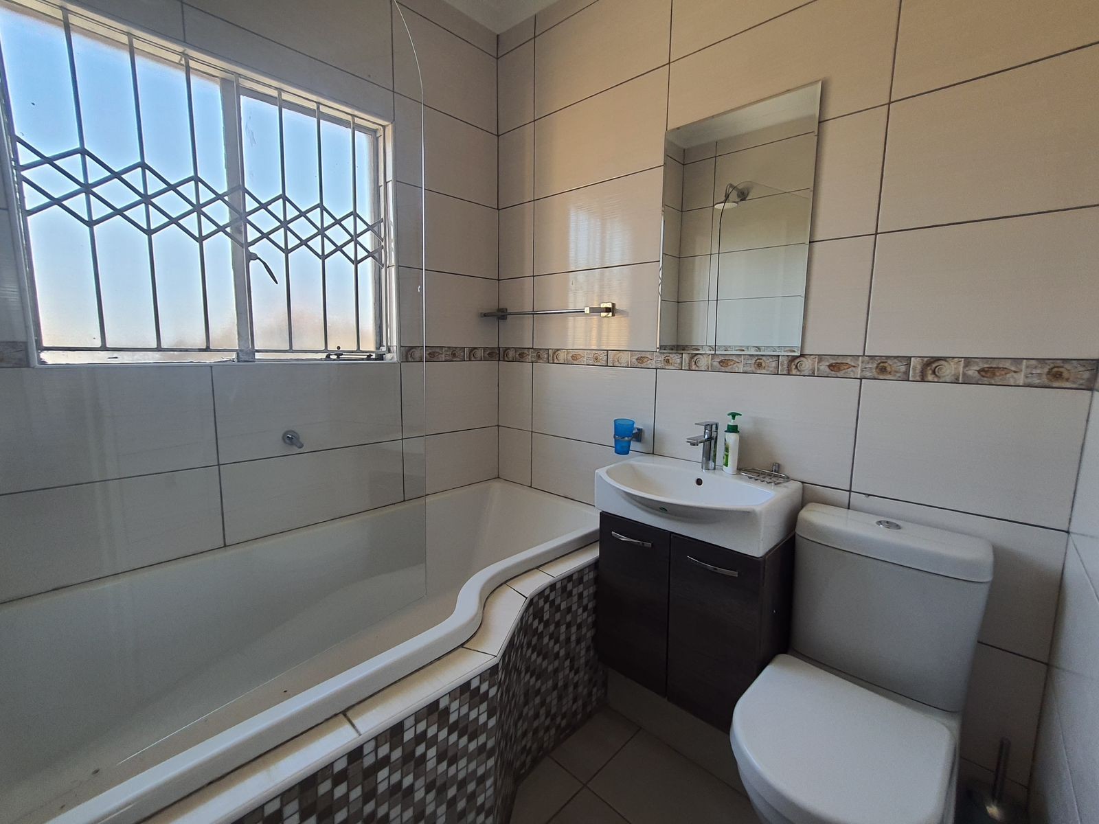 3 Bedroom ,2-bathroom house available for rent