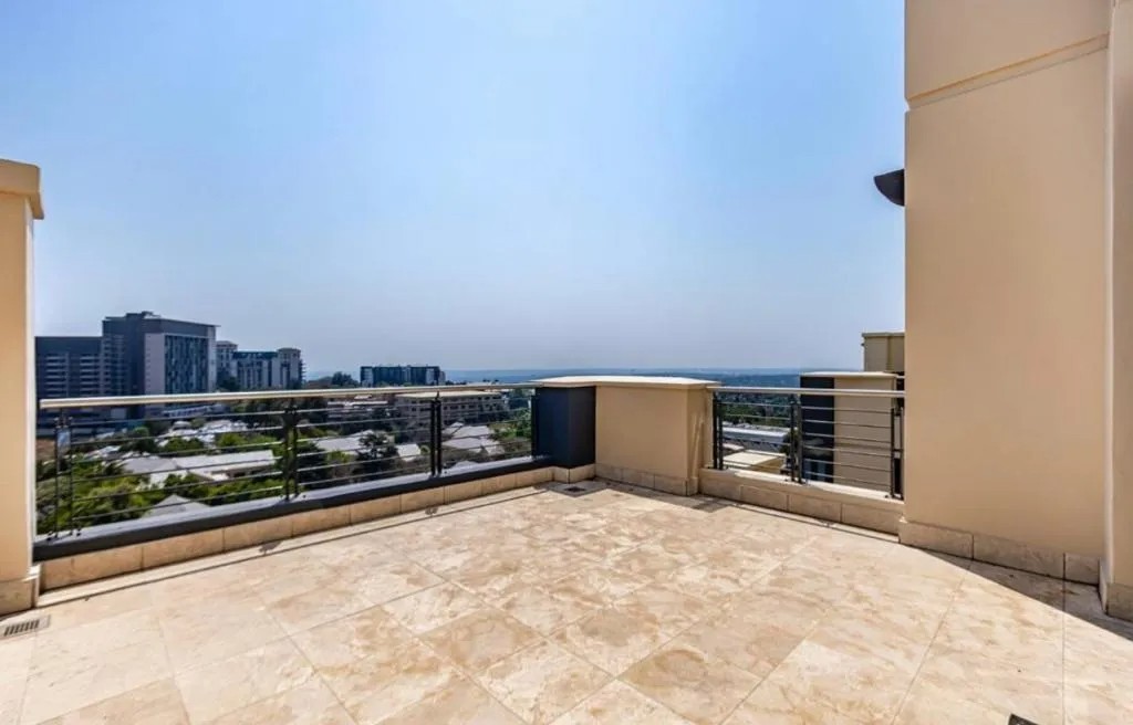 Luxury Triplex Residence