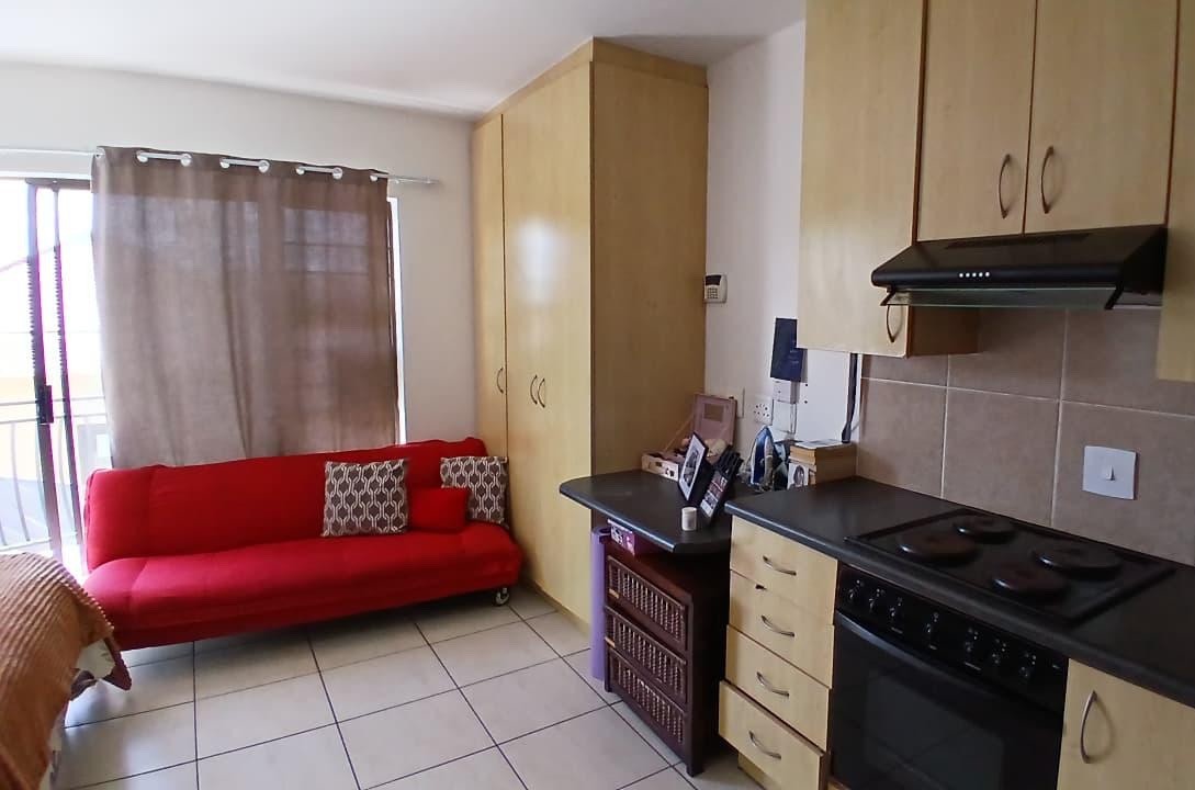 Modern Bachelor Apartment in Prime Newton Park