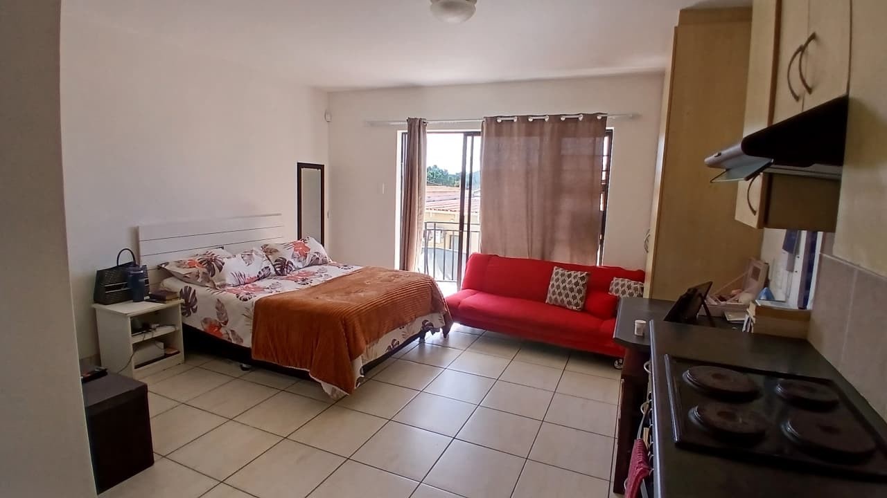 Modern Bachelor Apartment in Prime Newton Park