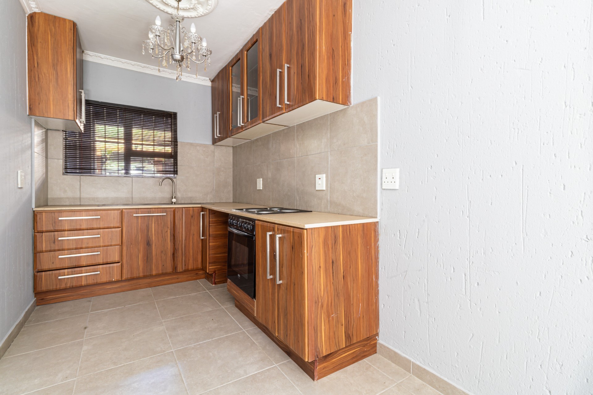 Beautifully Maintained Ground Floor Apartment in Prime Setting