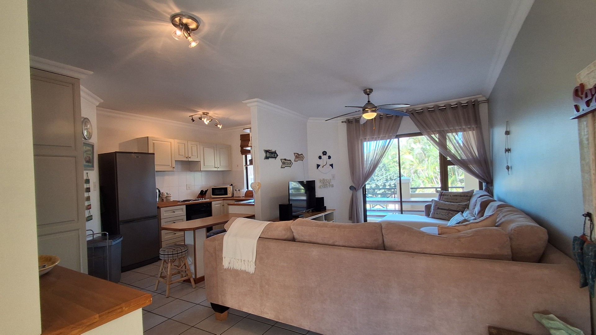 Modern beachfront apartment in prime Shelly Beach location