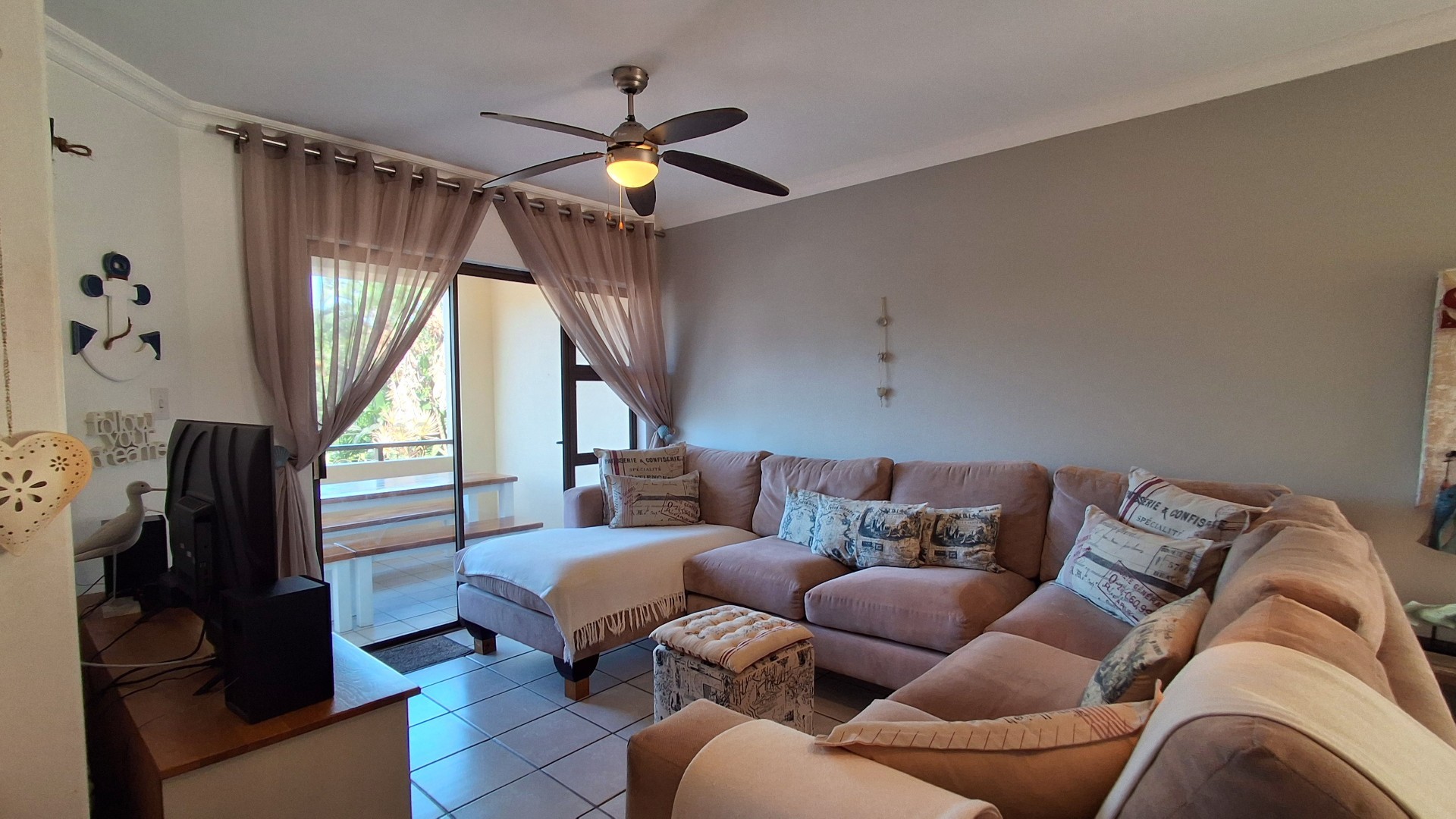 Modern beachfront apartment in prime Shelly Beach location
