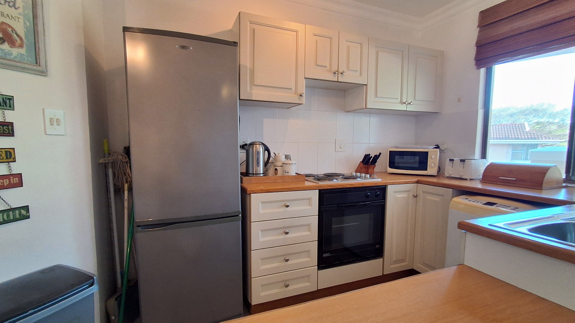 Modern beachfront apartment in prime Shelly Beach location