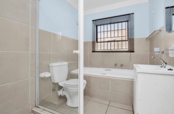 Townhouse For Sale in Amorosa, Roodepoort