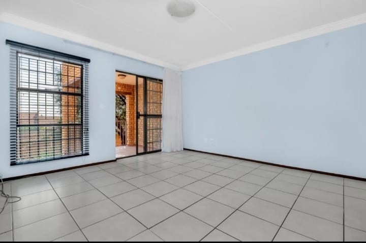 Townhouse For Sale in Amorosa, Roodepoort