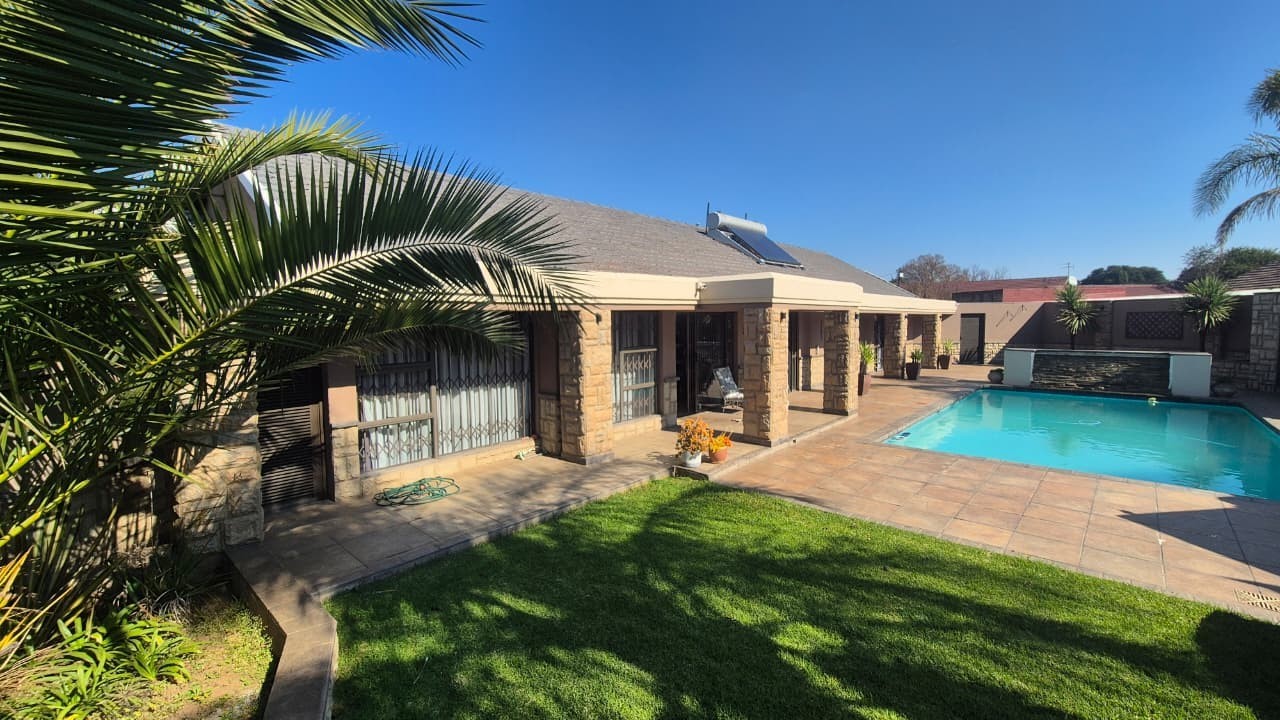 3-Bed House with Seperate Flatlet in Dal Fouche