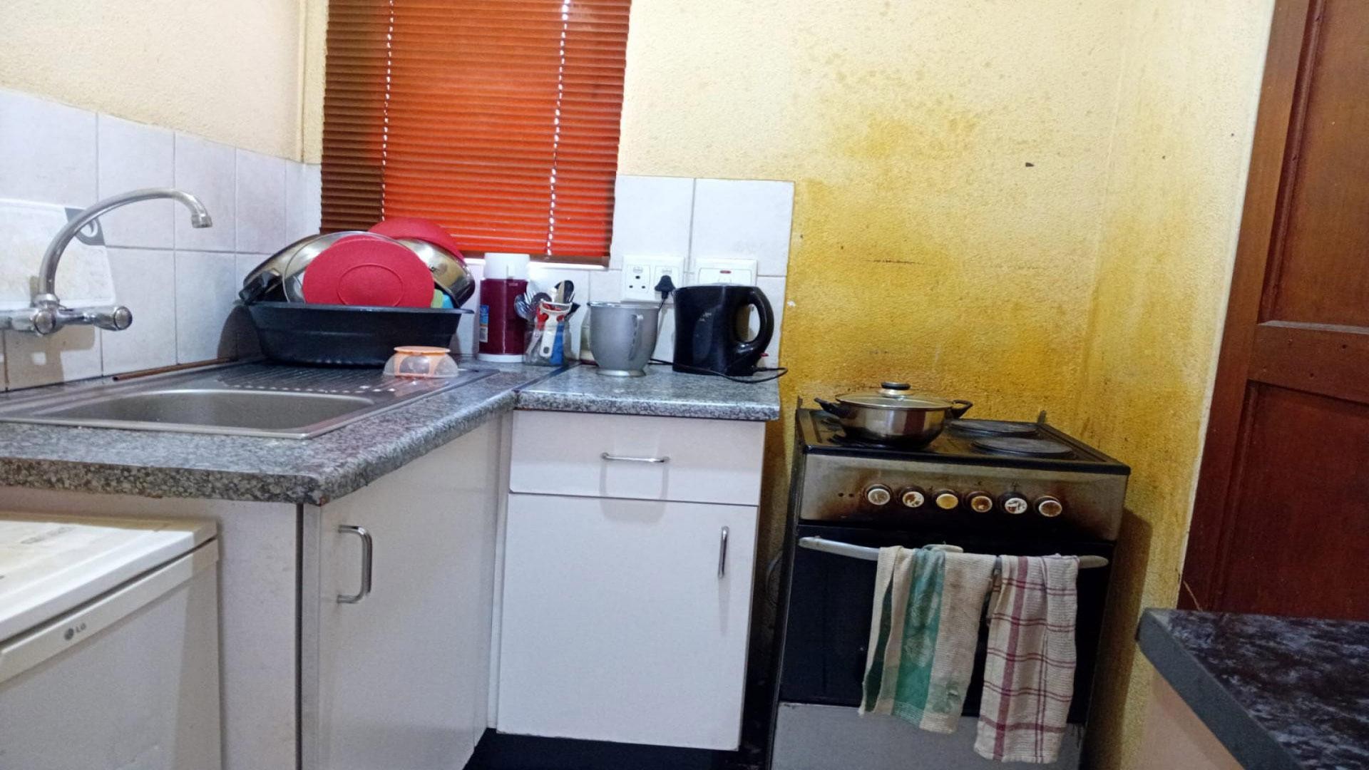 House For Sale in Lenasia South