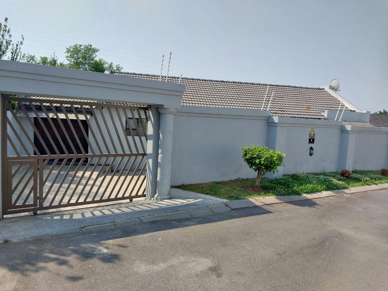 4 Bedroom house For Sale in Corlett Gardens, Johannesburg