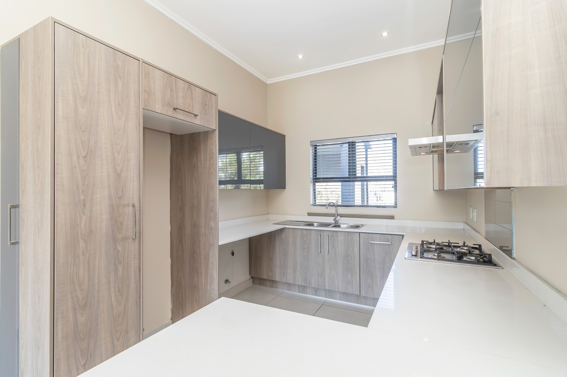 Outstanding Value 3 Bedroom Apartment in Broadacres