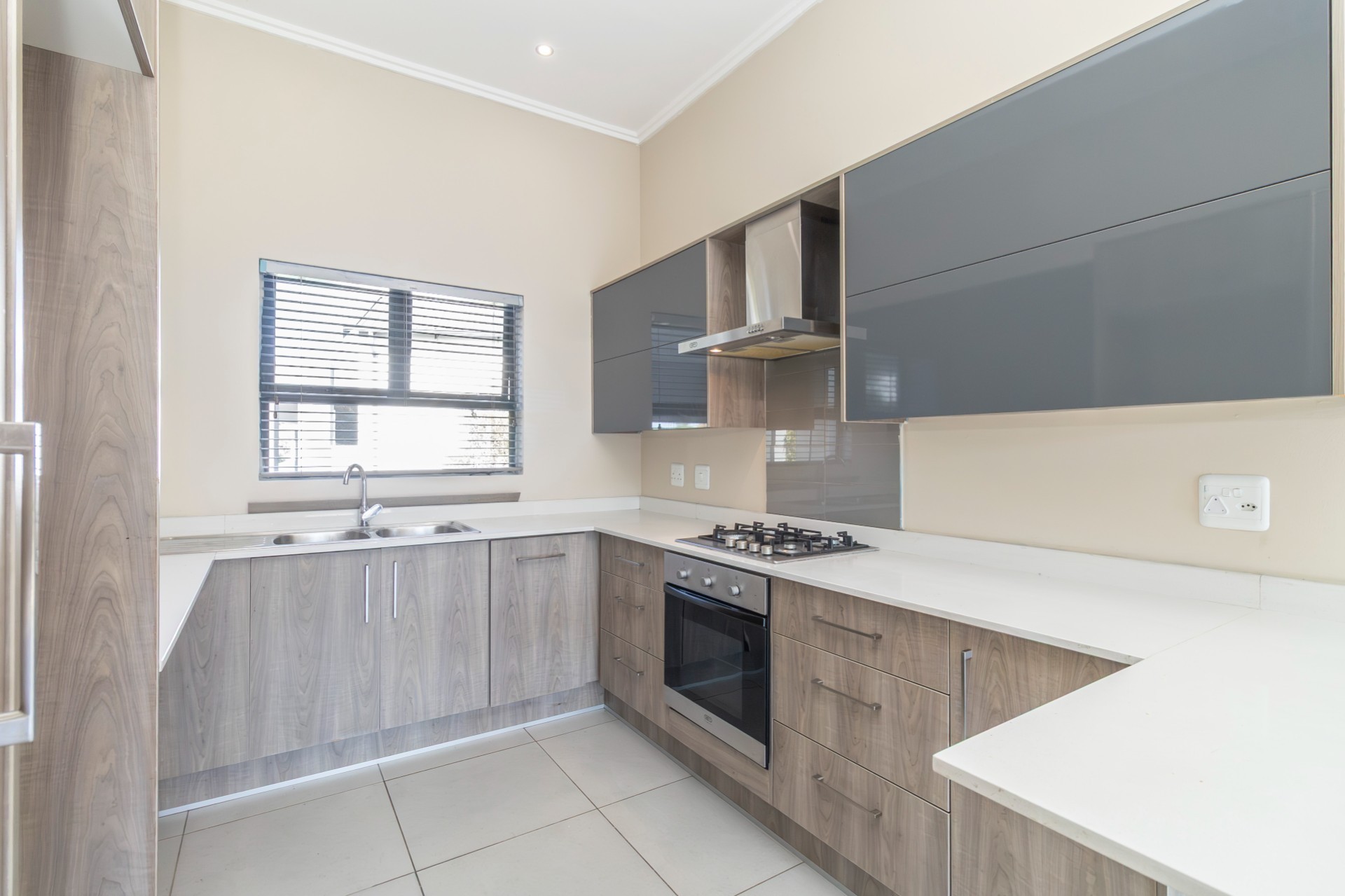 Outstanding Value 3 Bedroom Apartment in Broadacres