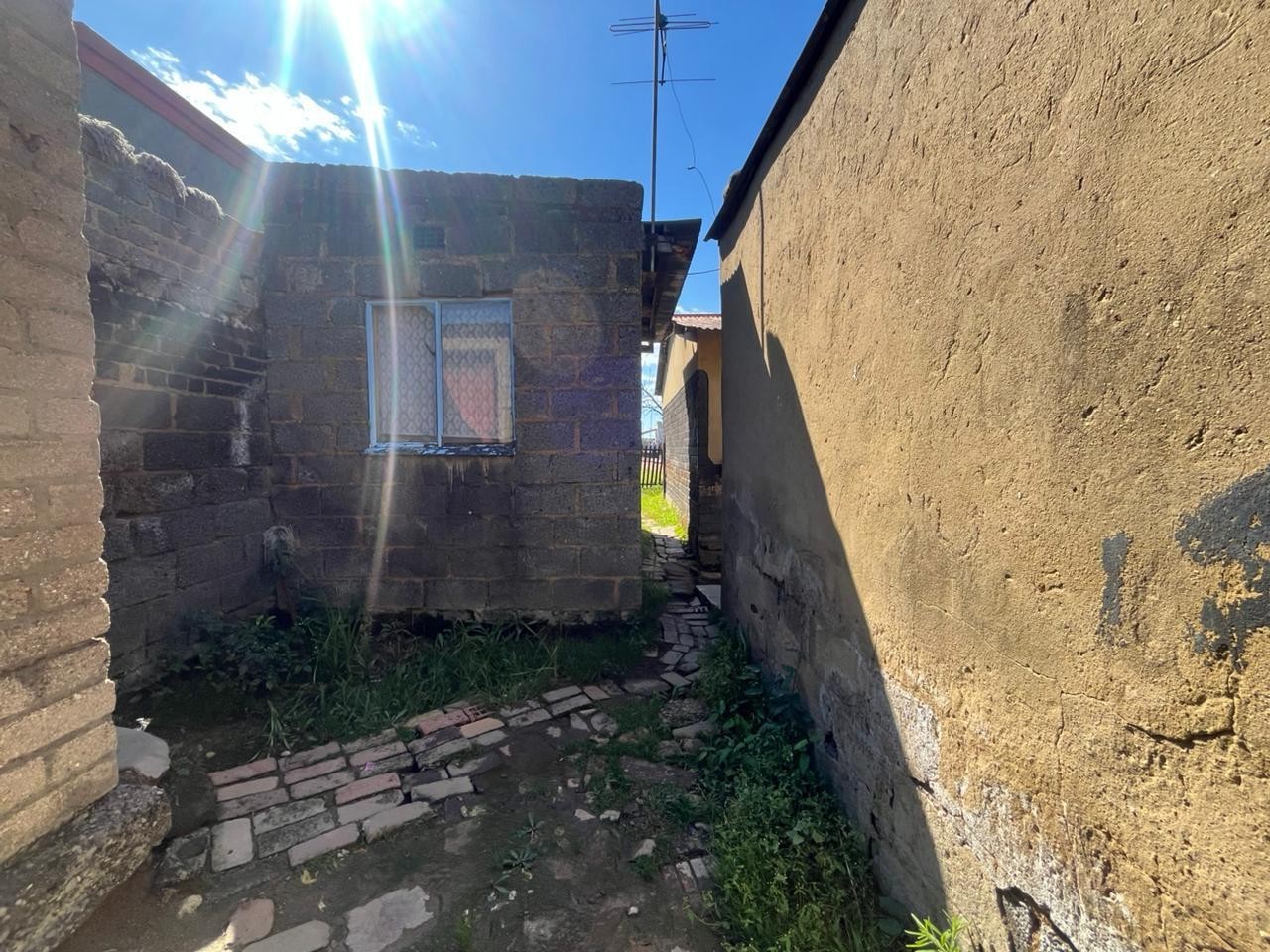 House For Sale in Phomolong, Tembisa