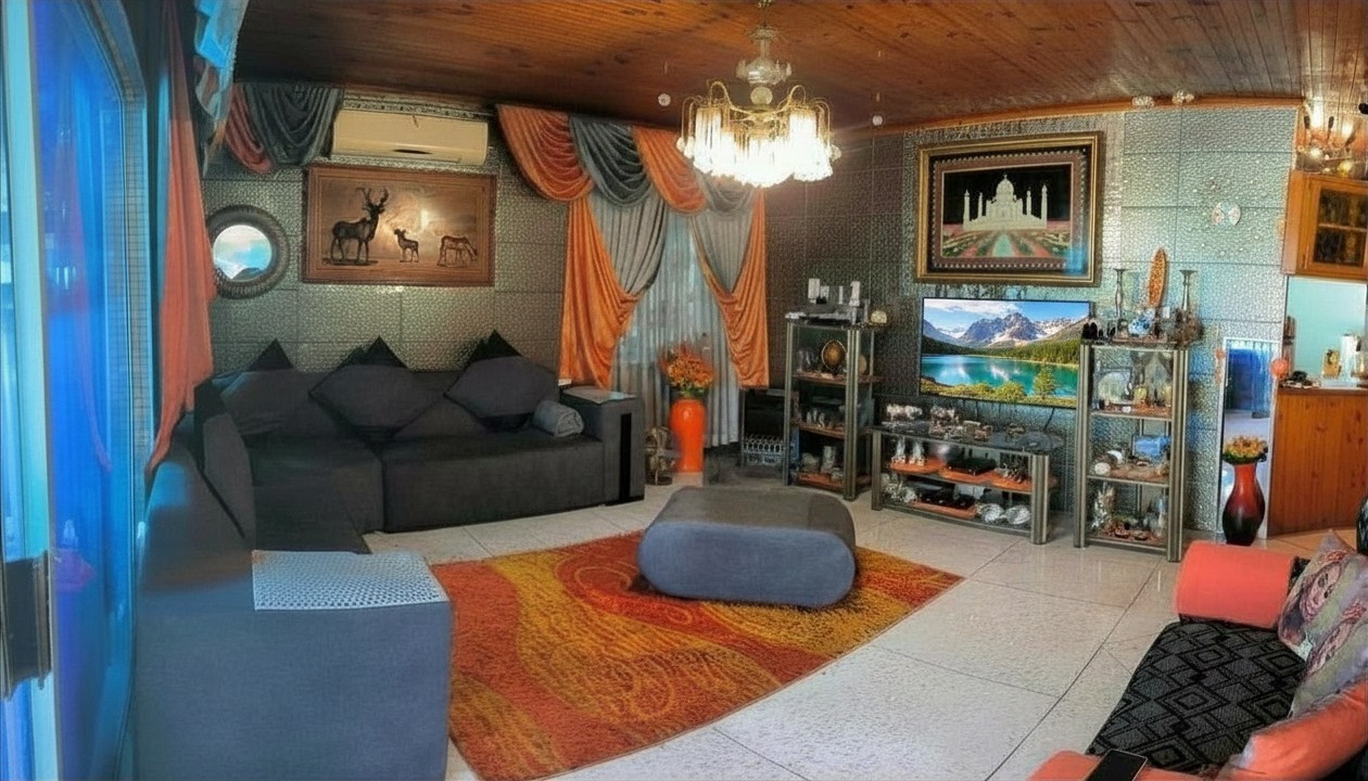 ELEGANT HILLTOP FAMILY HOME WITH ENTERTAINMENT PARADISE
