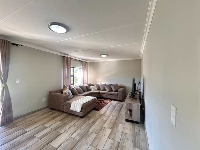 Townhouse For Sale in Carlswald Estate, Midrand