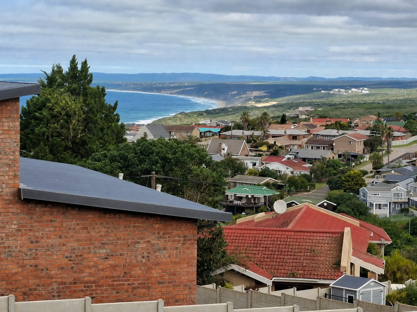 A Stand Above the Rest. Expansive Views, Privacy and Coastal Potential