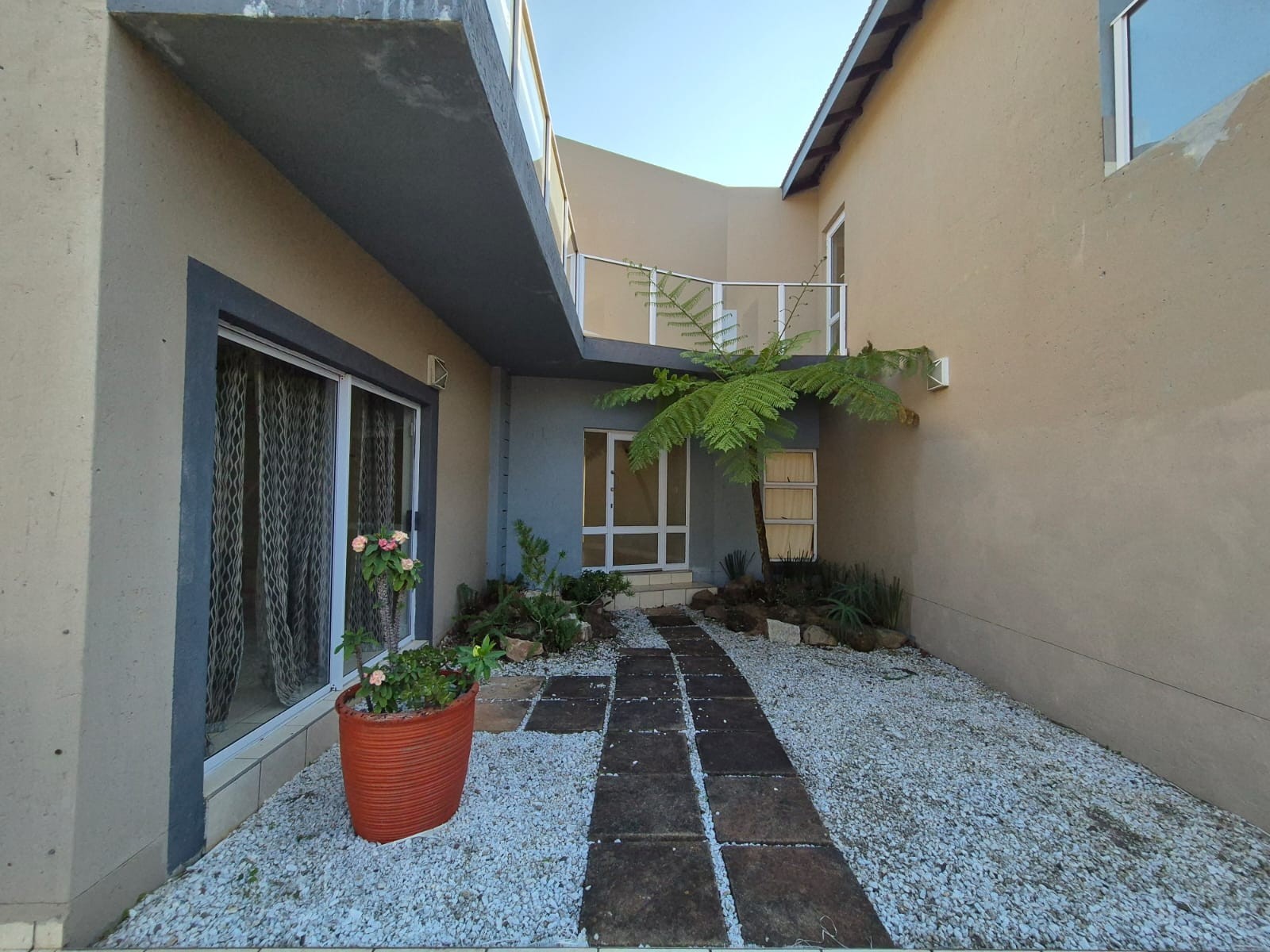 Beautiful 4 bedroom Home For Sale in Shelly Beach with additional Flatlet