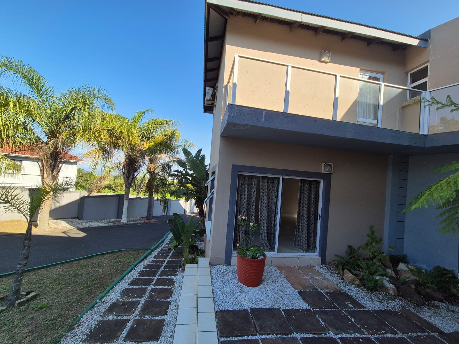 Beautiful 4 bedroom Home For Sale in Shelly Beach with additional Flatlet