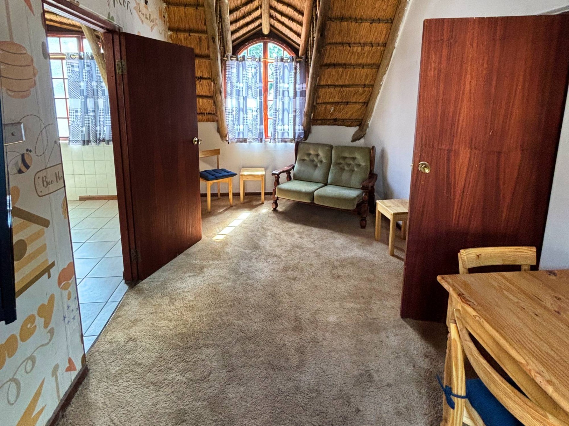 Dual Living Apartment in Worlds View, Hilton