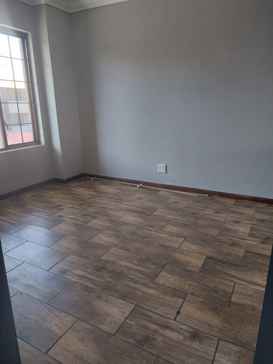 2 Bedroom ,1 Bathroom Apartment for Sale in Midrand