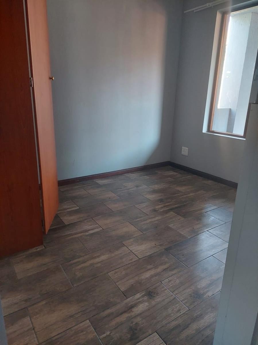 2 Bedroom ,1 Bathroom Apartment for Sale in Midrand