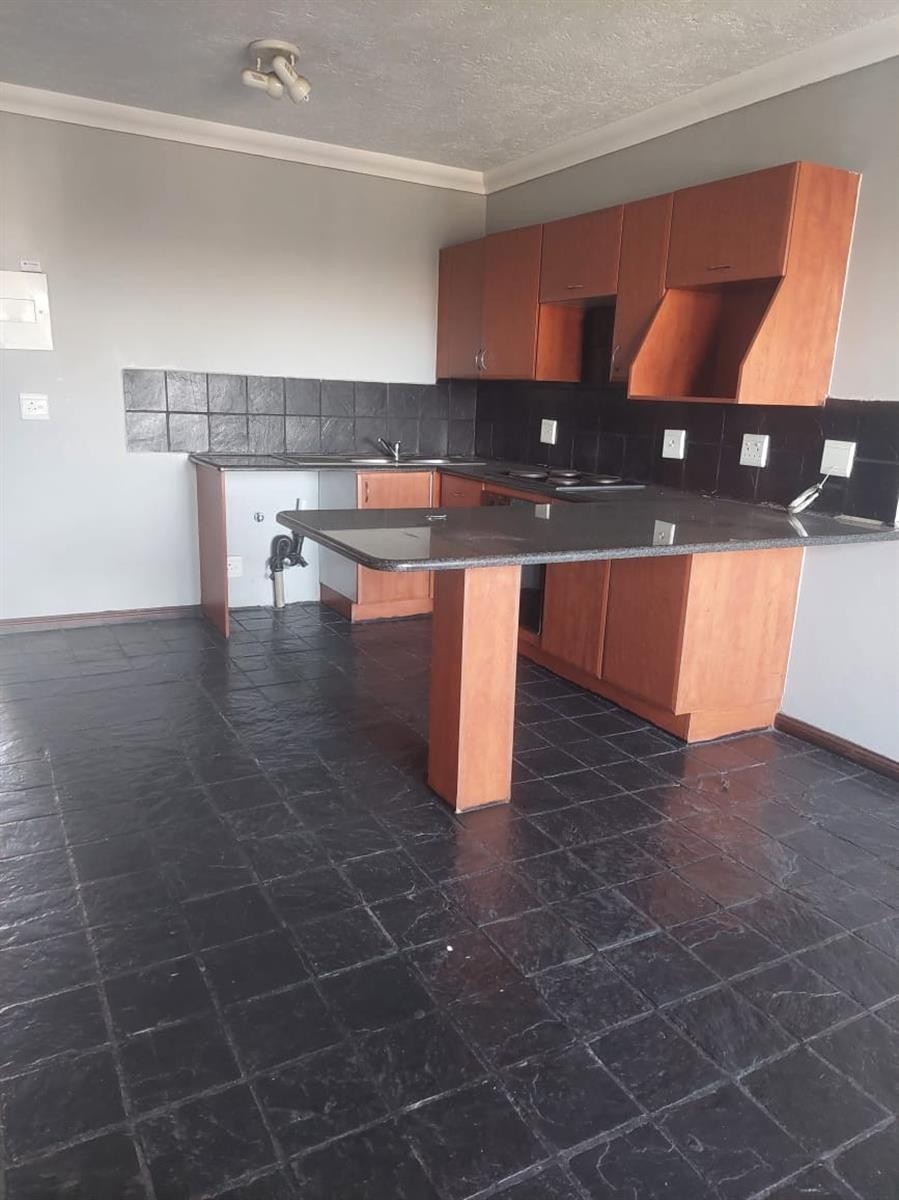 2 Bedroom ,1 Bathroom Apartment for Sale in Midrand