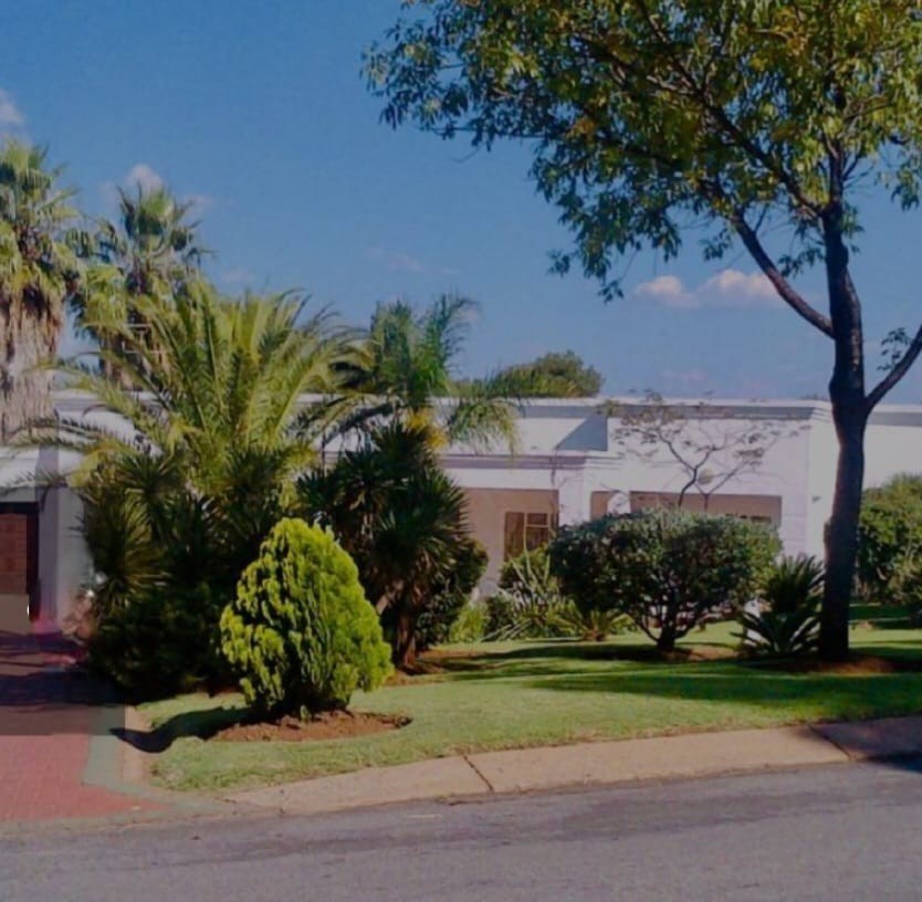 Stunning 4 bedroom house with a swimming pool for rent is waiting for you and lovely family