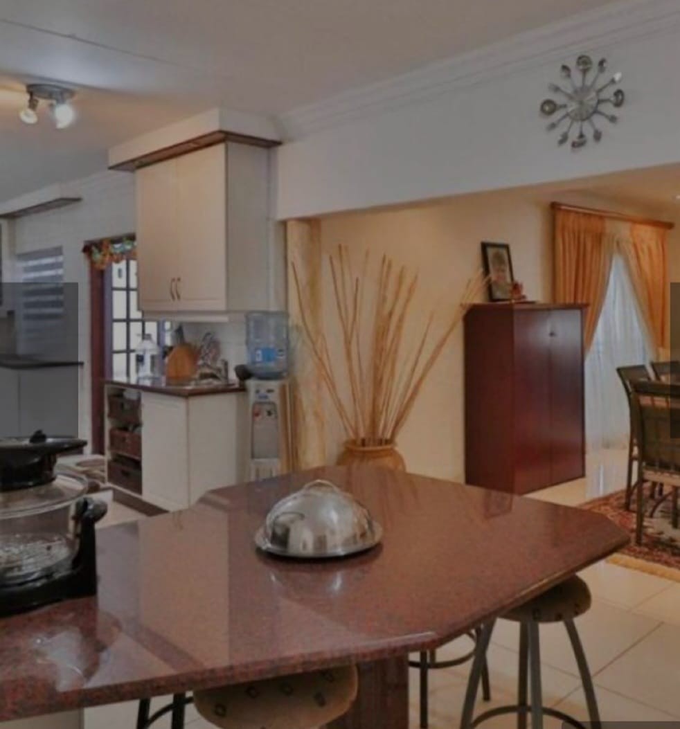 Stunning 4 bedroom house with a swimming pool for rent is waiting for you and lovely family