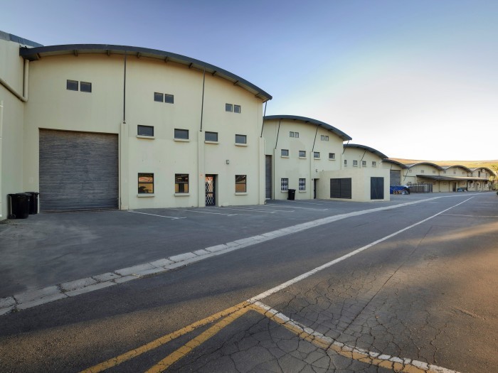 Industrial Warehouse To Let in Durbanville Hills