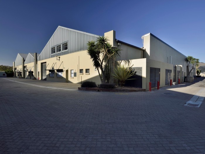 Industrial Warehouse To Let in Durbanville Hills