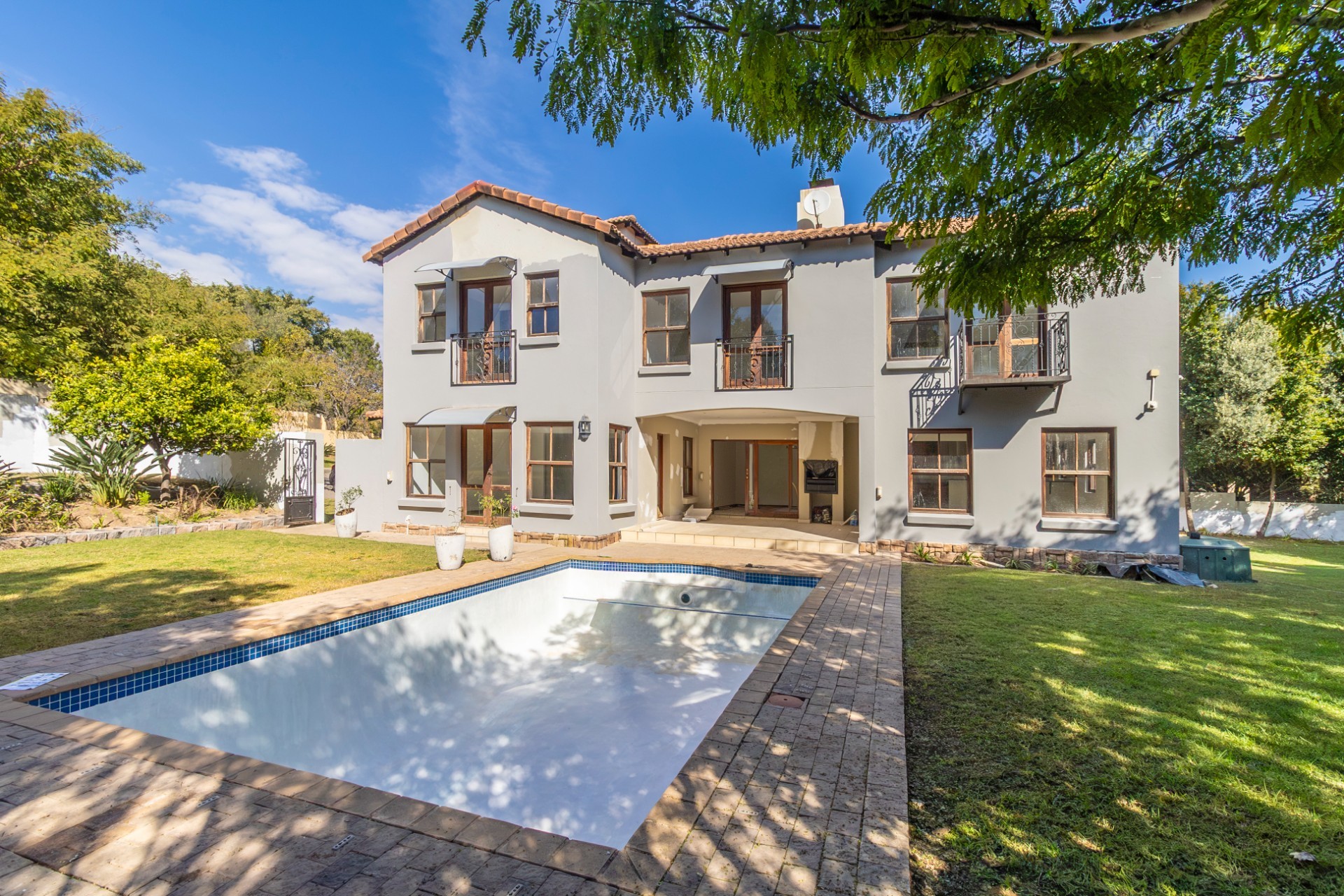 Pristine Family Living in Royal Kyalami Country Estate | 4 Bedrooms | 3.5 Bathrooms | Sparkling Pool