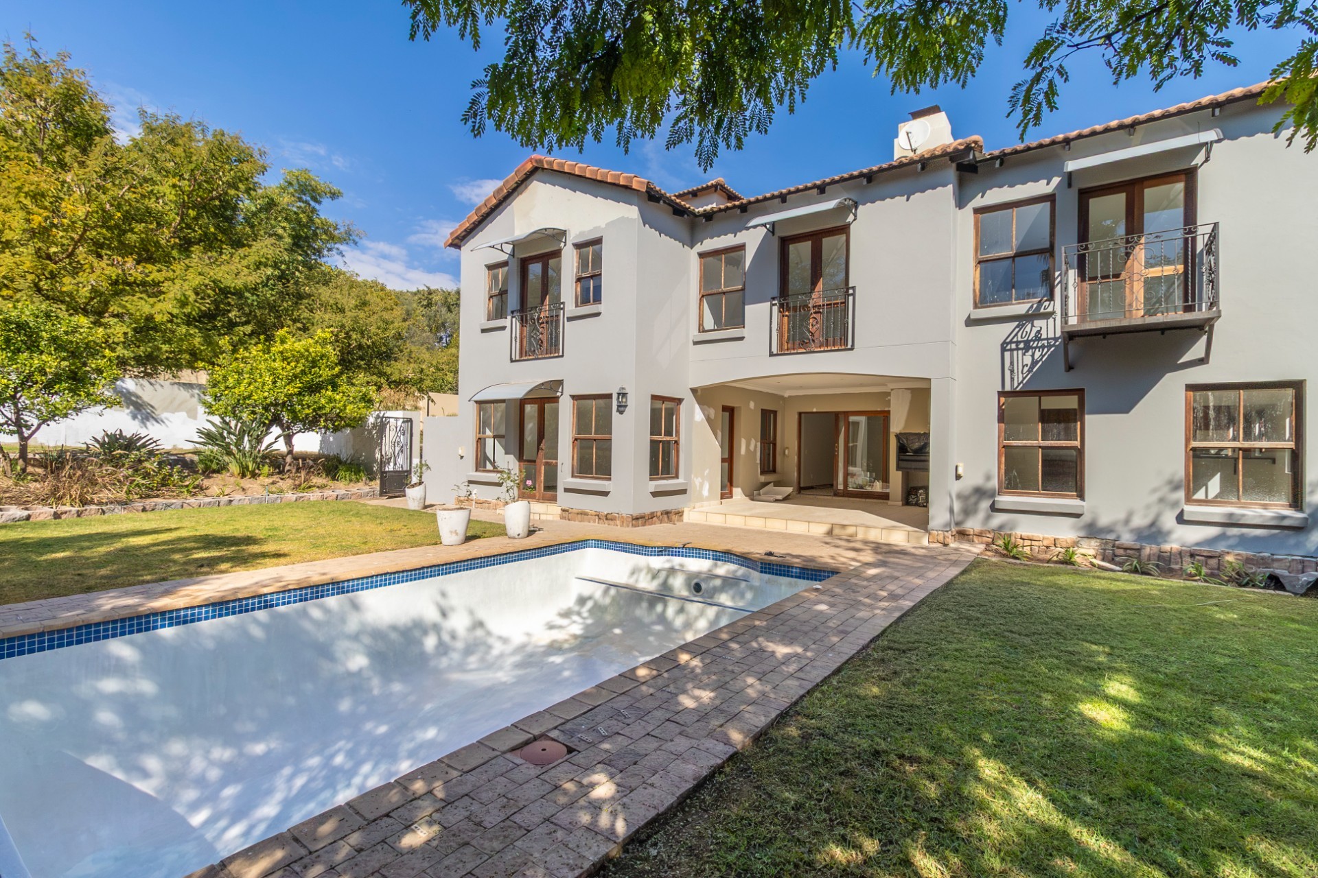 Pristine Family Living in Royal Kyalami Country Estate | 4 Bedrooms | 3.5 Bathrooms | Sparkling Pool