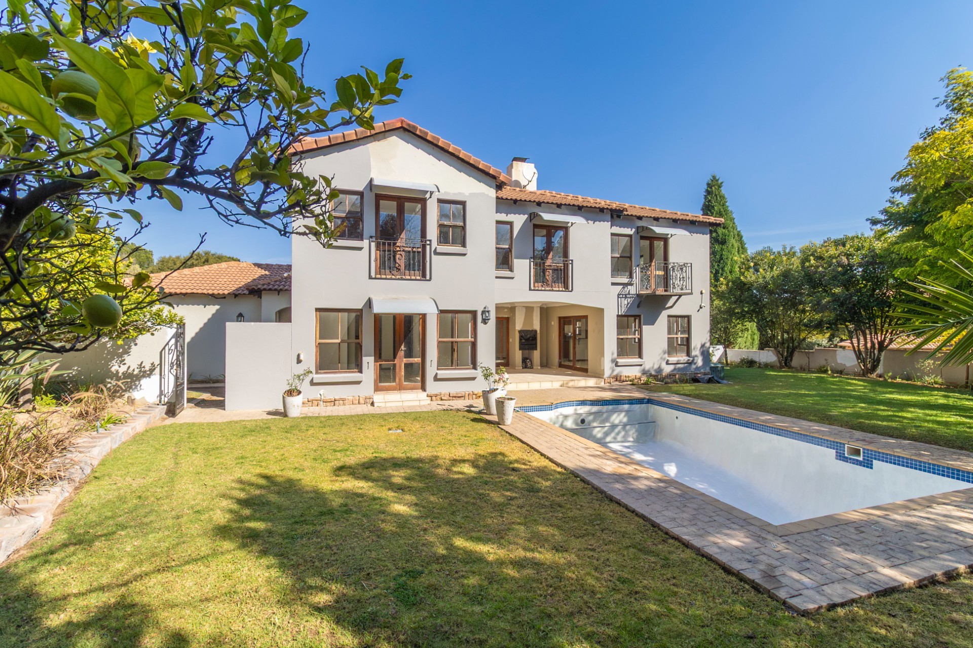 Pristine Family Living in Royal Kyalami Country Estate | 4 Bedrooms | 3.5 Bathrooms | Sparkling Pool