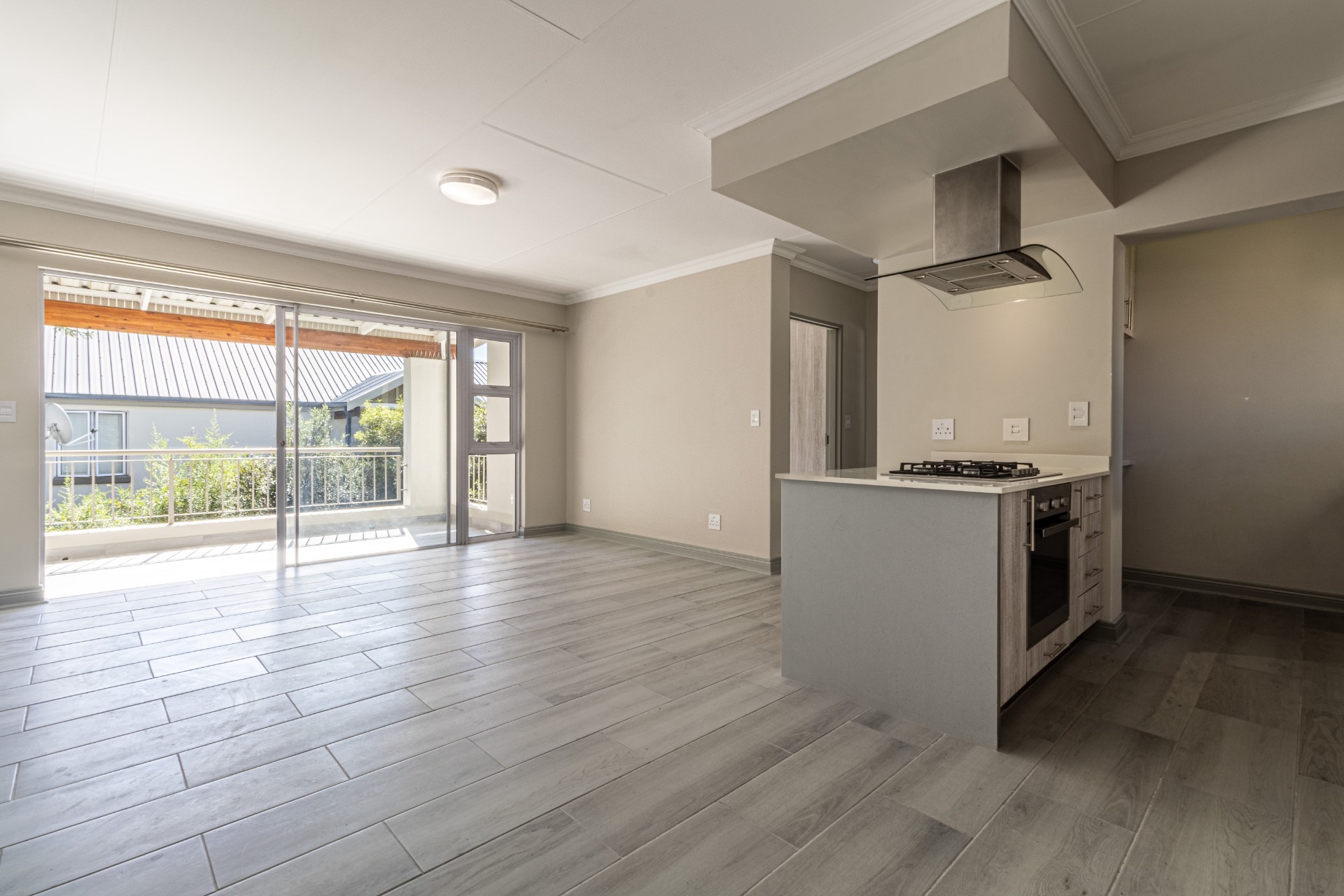 3Bedroom Apartment in Broadacres Sought After Estate
