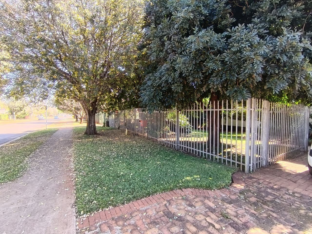 Spacious Family Home with Flatlet, Borehole and Exceptional Entertainment Features in Wonderboom