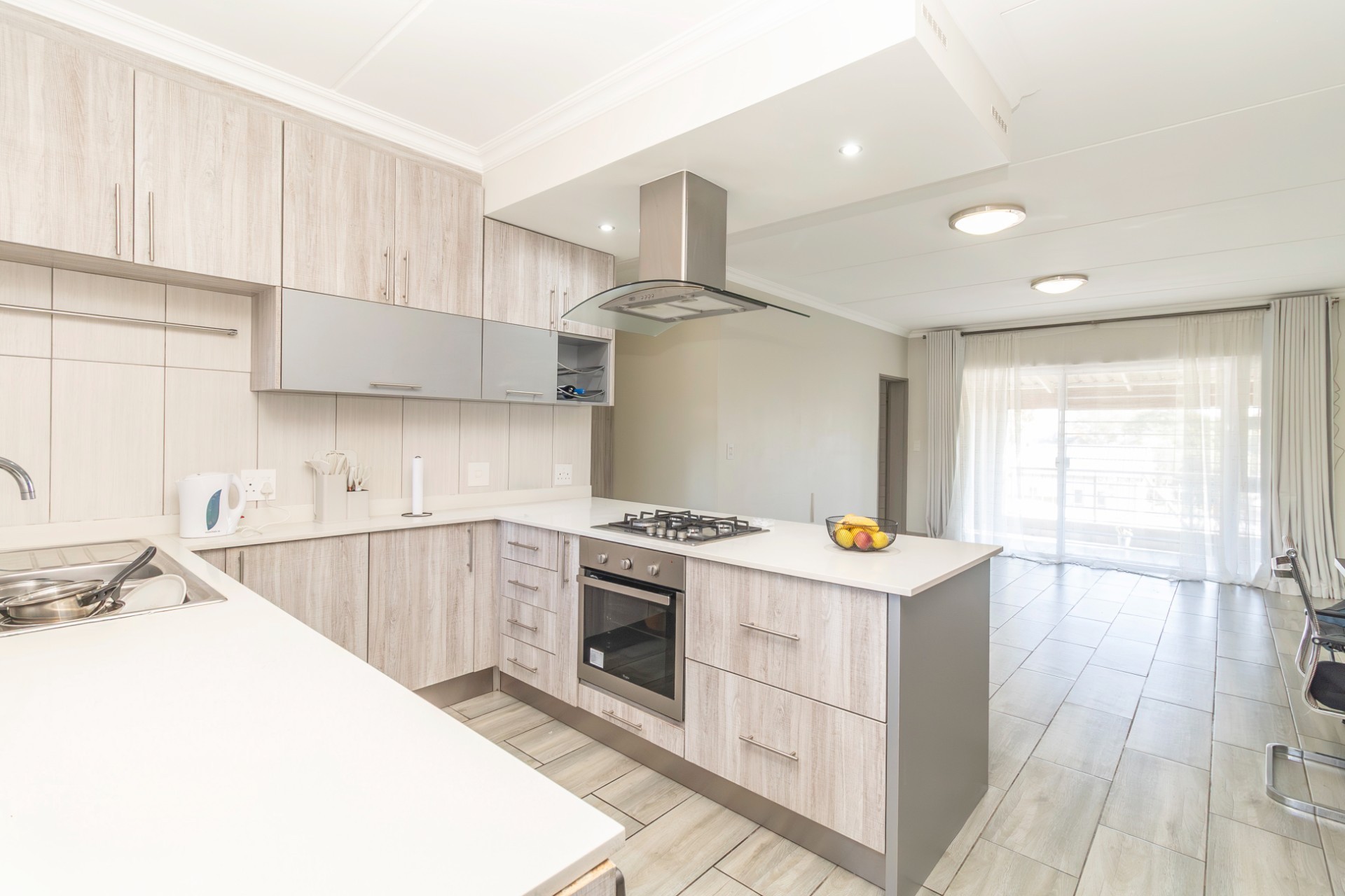 Modern Spacious 2 Bedroom Apartment in Broadarces