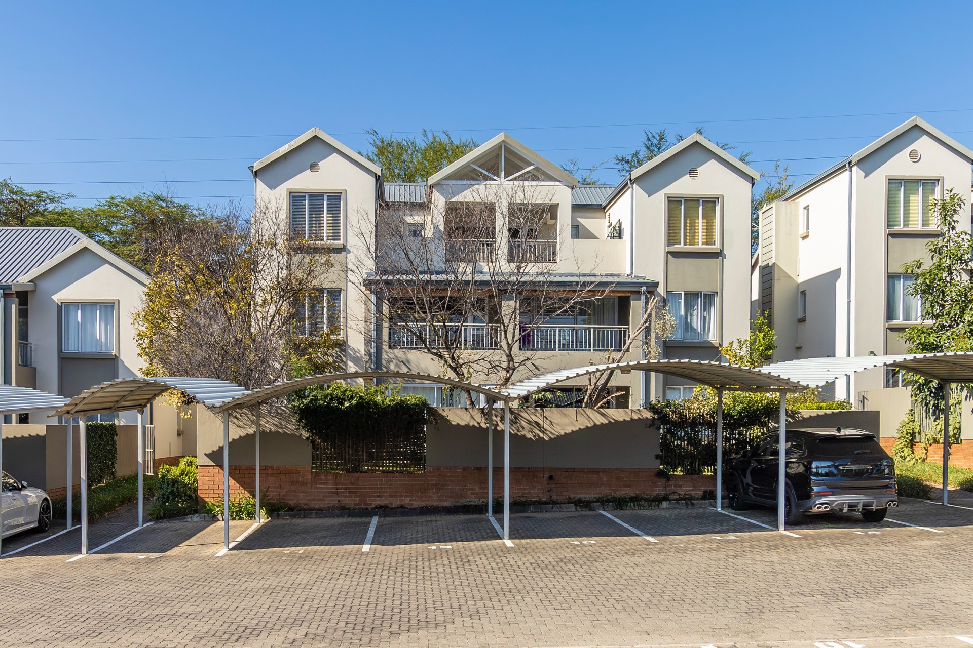 Modern Spacious 2 Bedroom Apartment in Broadarces