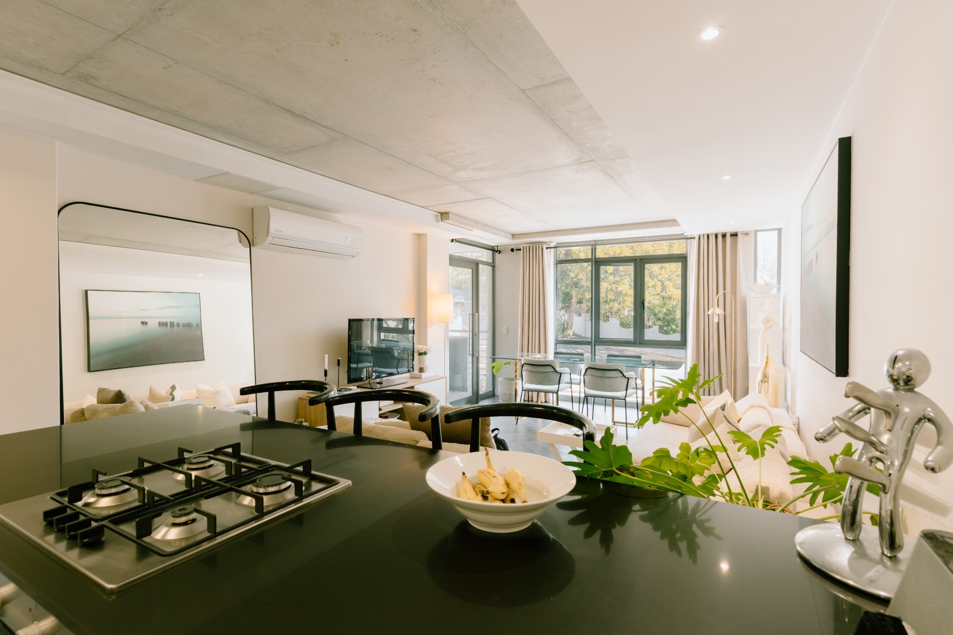 Apartment For Sale in Vredehoek, Cape Town
