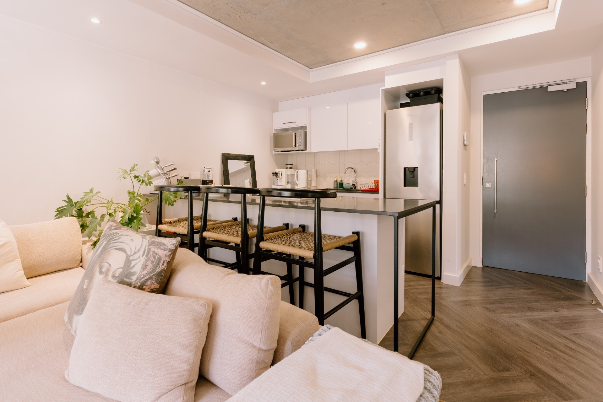 Apartment For Sale in Vredehoek, Cape Town