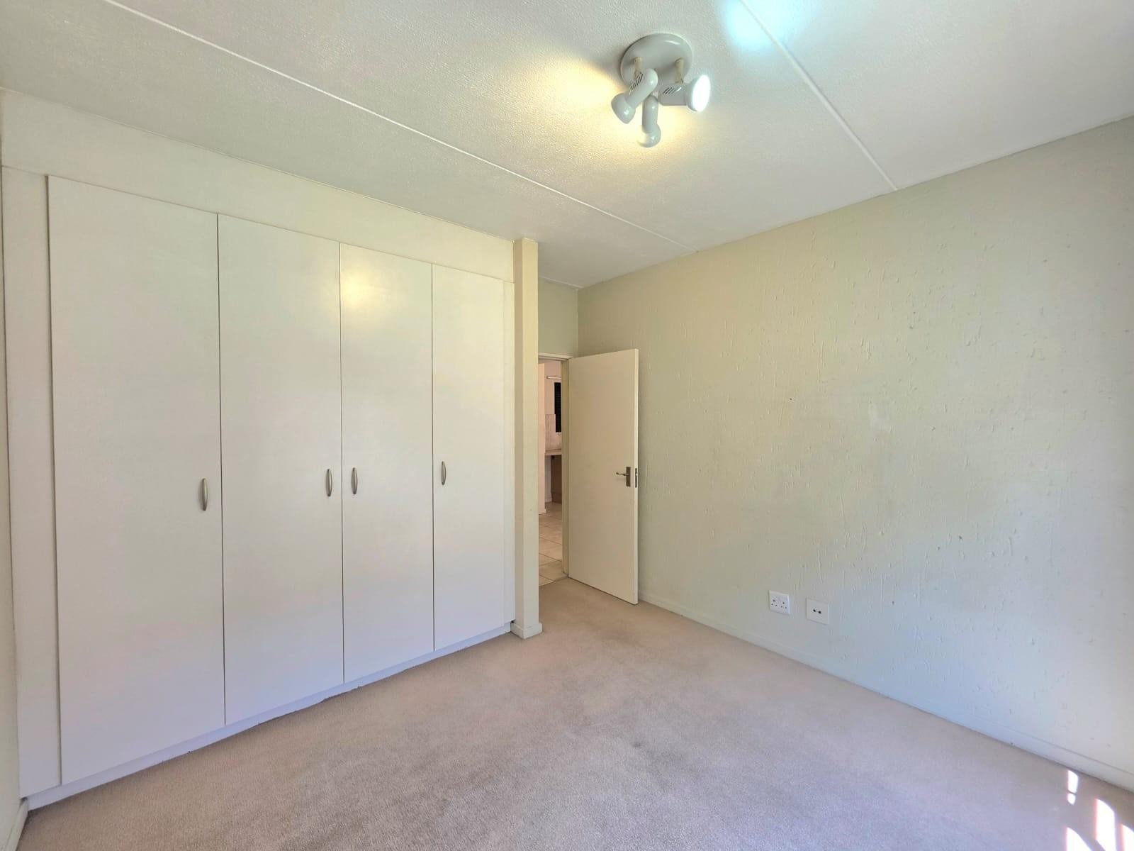 Investors Dream. North-Facing Ground Floor Gem In Douglasgate Estate, Douglasdale, Sandton