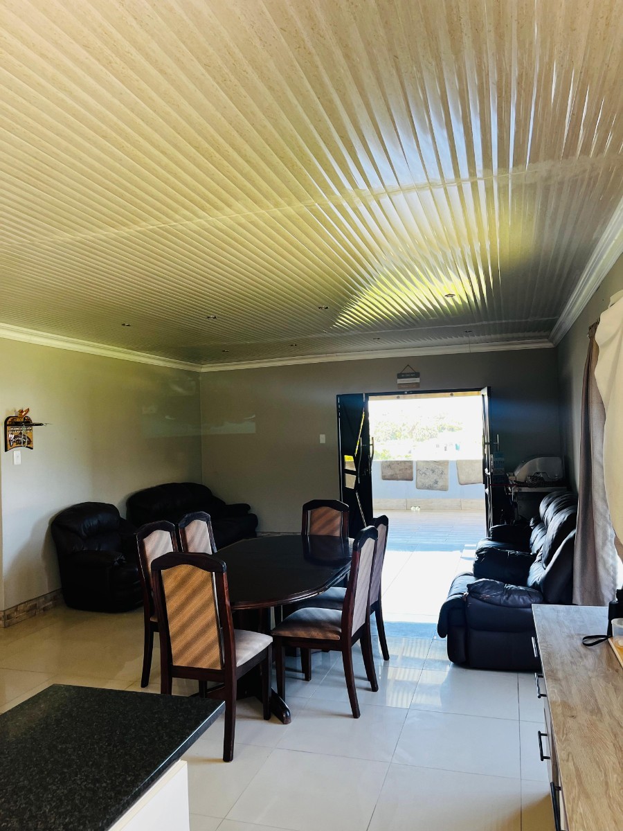 6 Bedroom House for Sale in Umngazana, Port St Johns