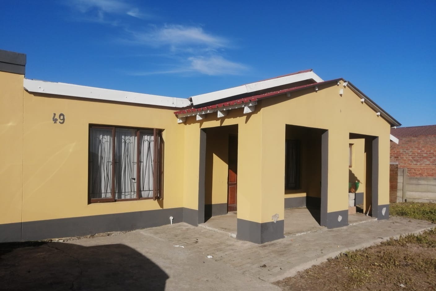 3BEDROOM, 2 BATHROOM FIXER-UPPER IN PACALTSDORP FOR SALE