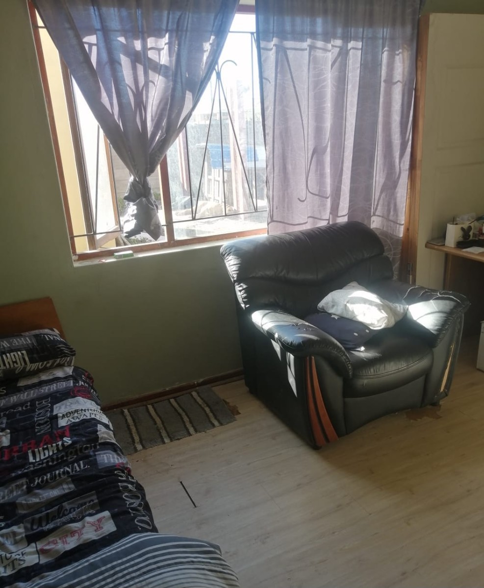 3BEDROOM, 2 BATHROOM FIXER-UPPER IN PACALTSDORP FOR SALE