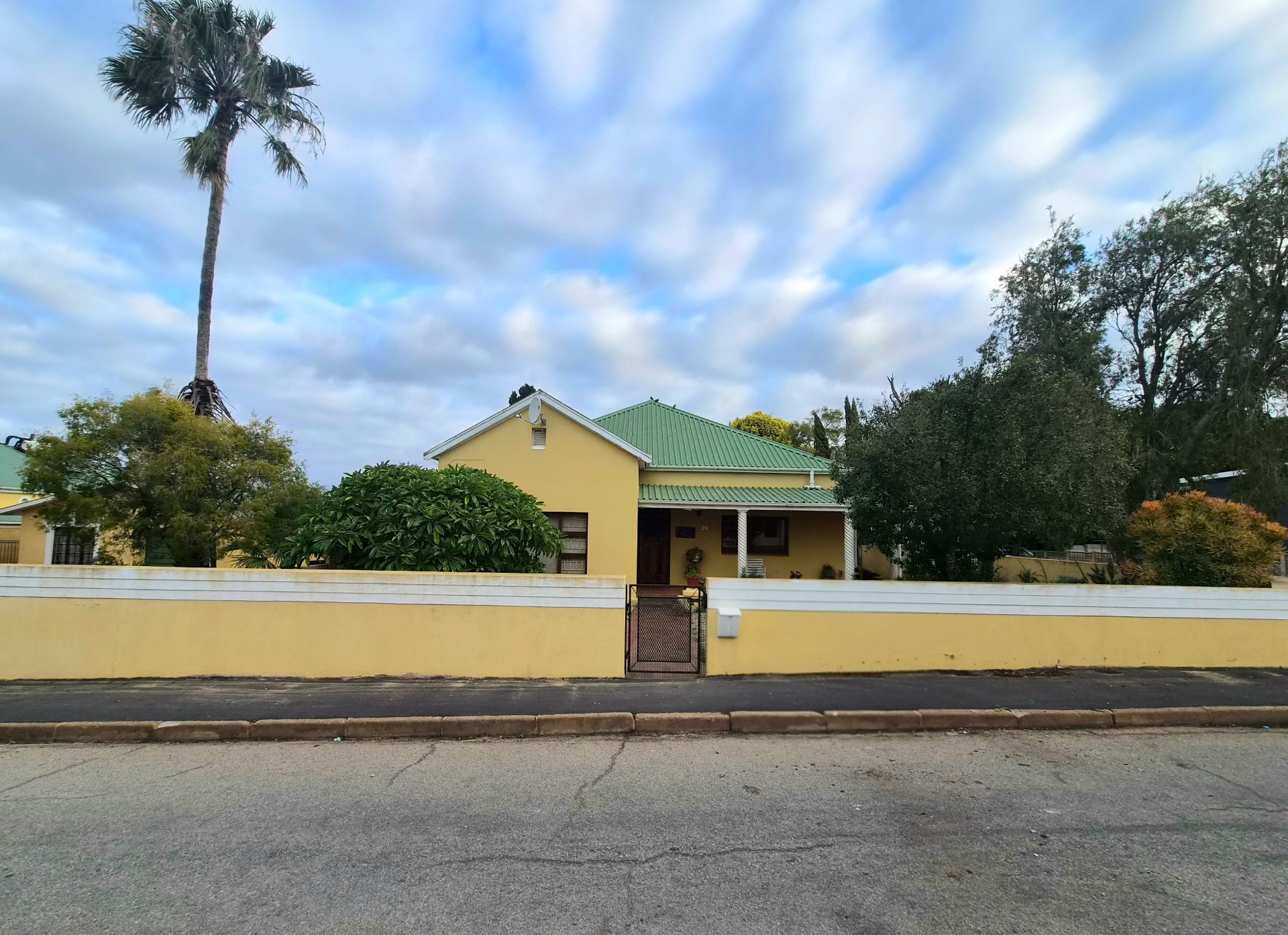 Charming Corner Plot 3 Bedroom Property with Flat in Moorreesburg