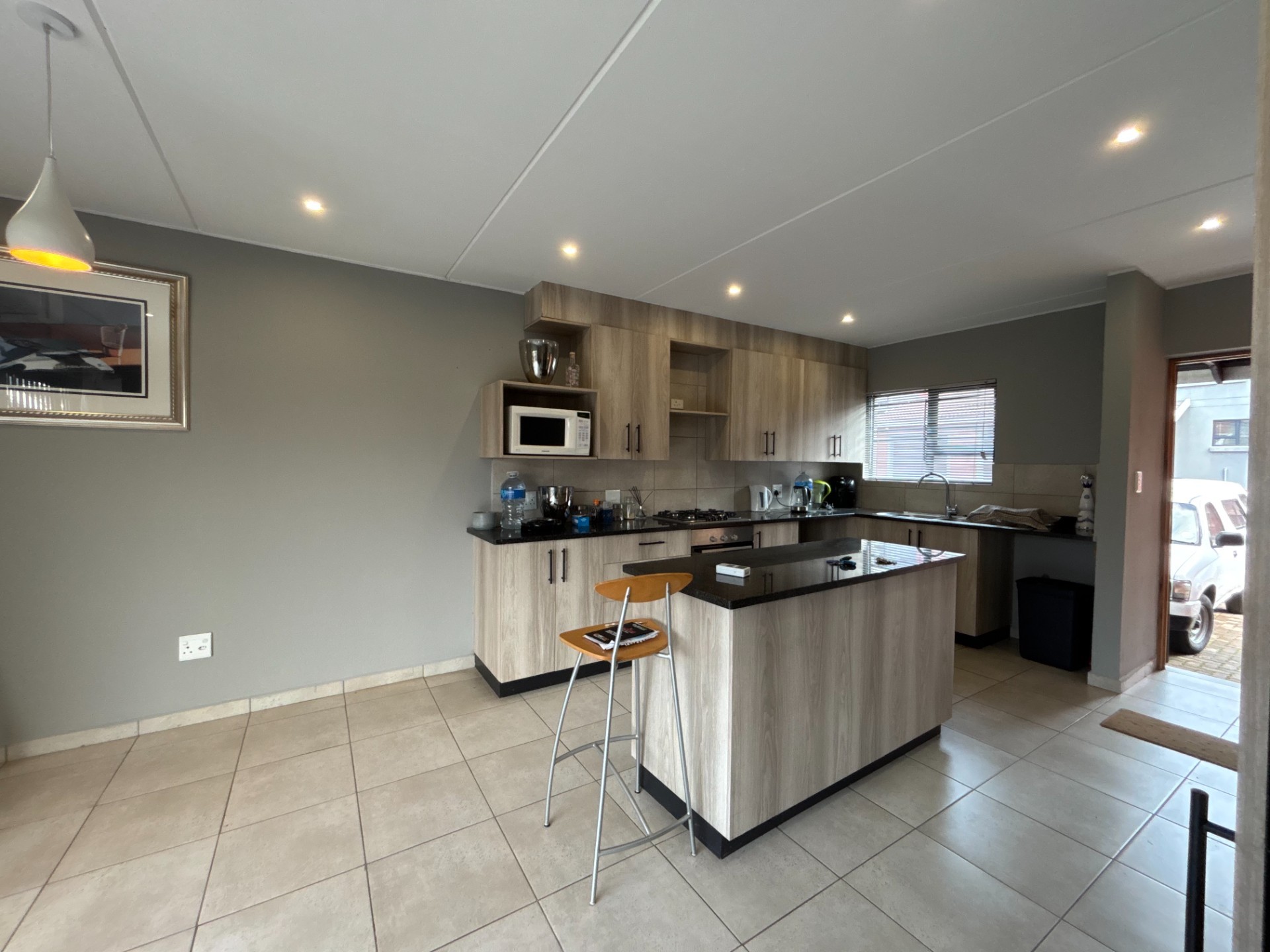 Spacious Family Townhouse in Secure Ferndale Complex
