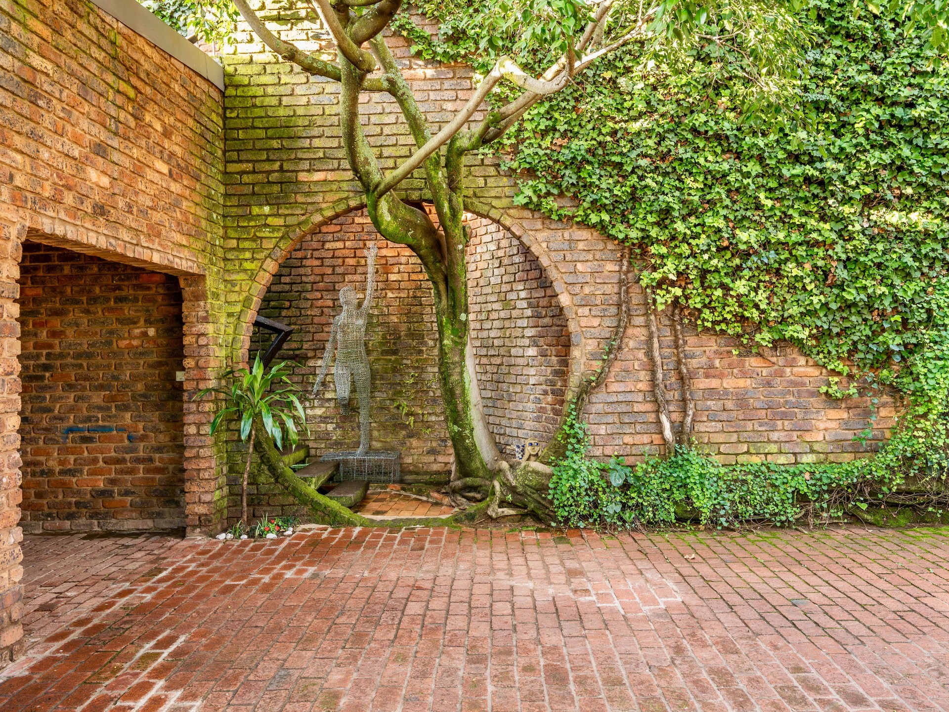 House For Sale in Waverley, Pretoria