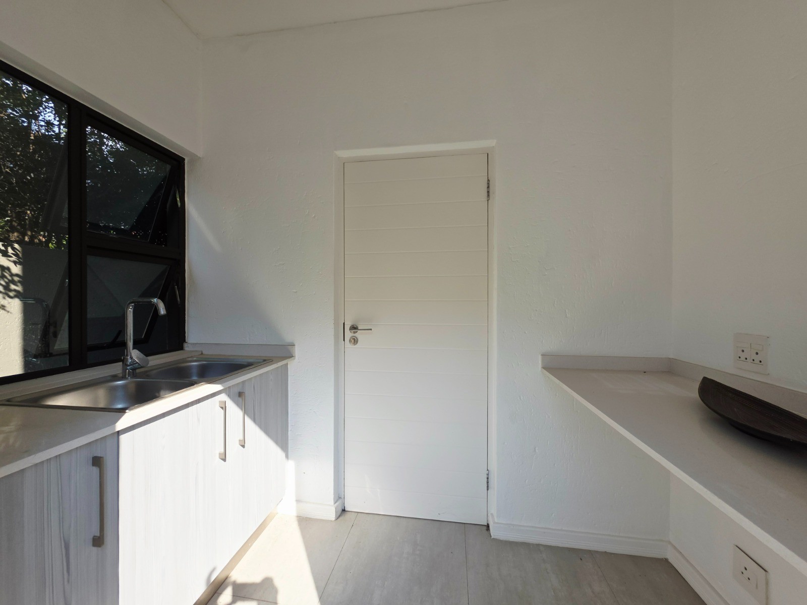 Stunning Modern 4 Bedroom Family Home in Sought-After Craigavon Estate