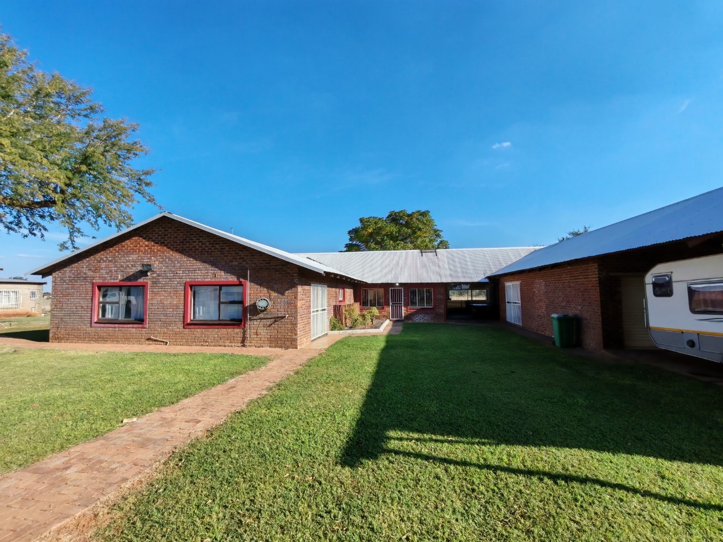 Productive, water rich 21.4 Hectare Farm for sale, 9km from Bela Bela
