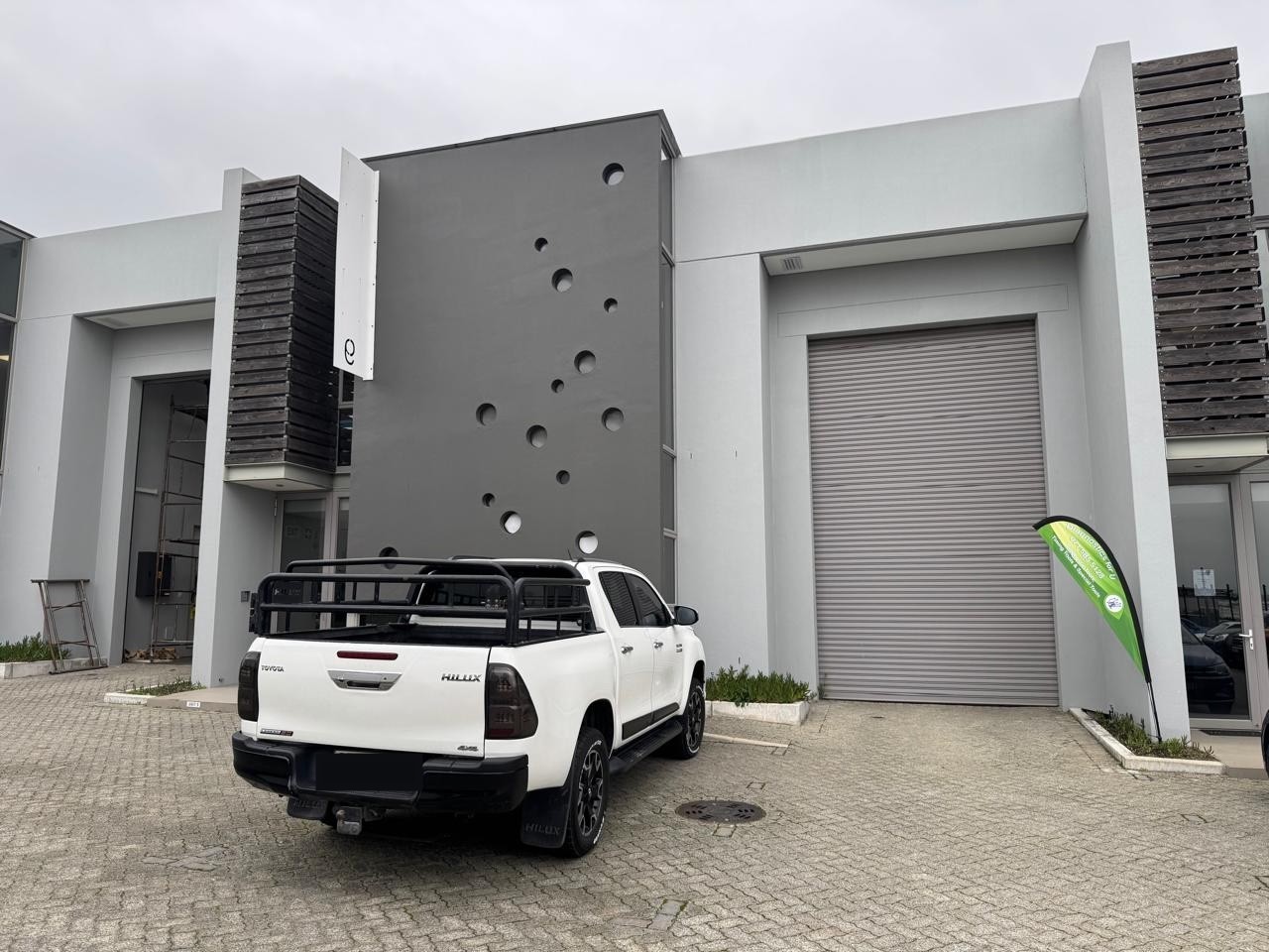 319m² Warehouse To LET in The Reserve Business Park 4