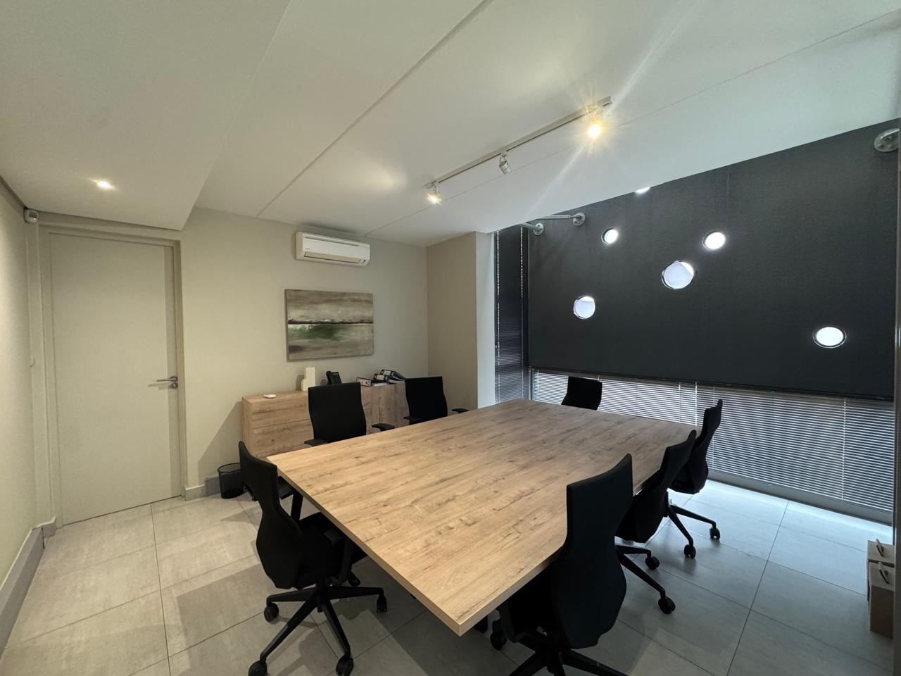 319m² Warehouse To LET in The Reserve Business Park 4