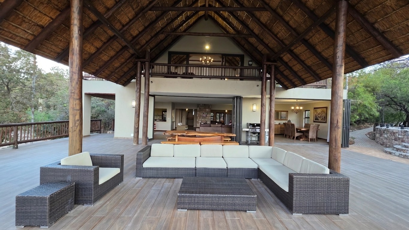 Mabula Big 5 - Five Bedroom Lodge with spectacular Waterberg Mountain views